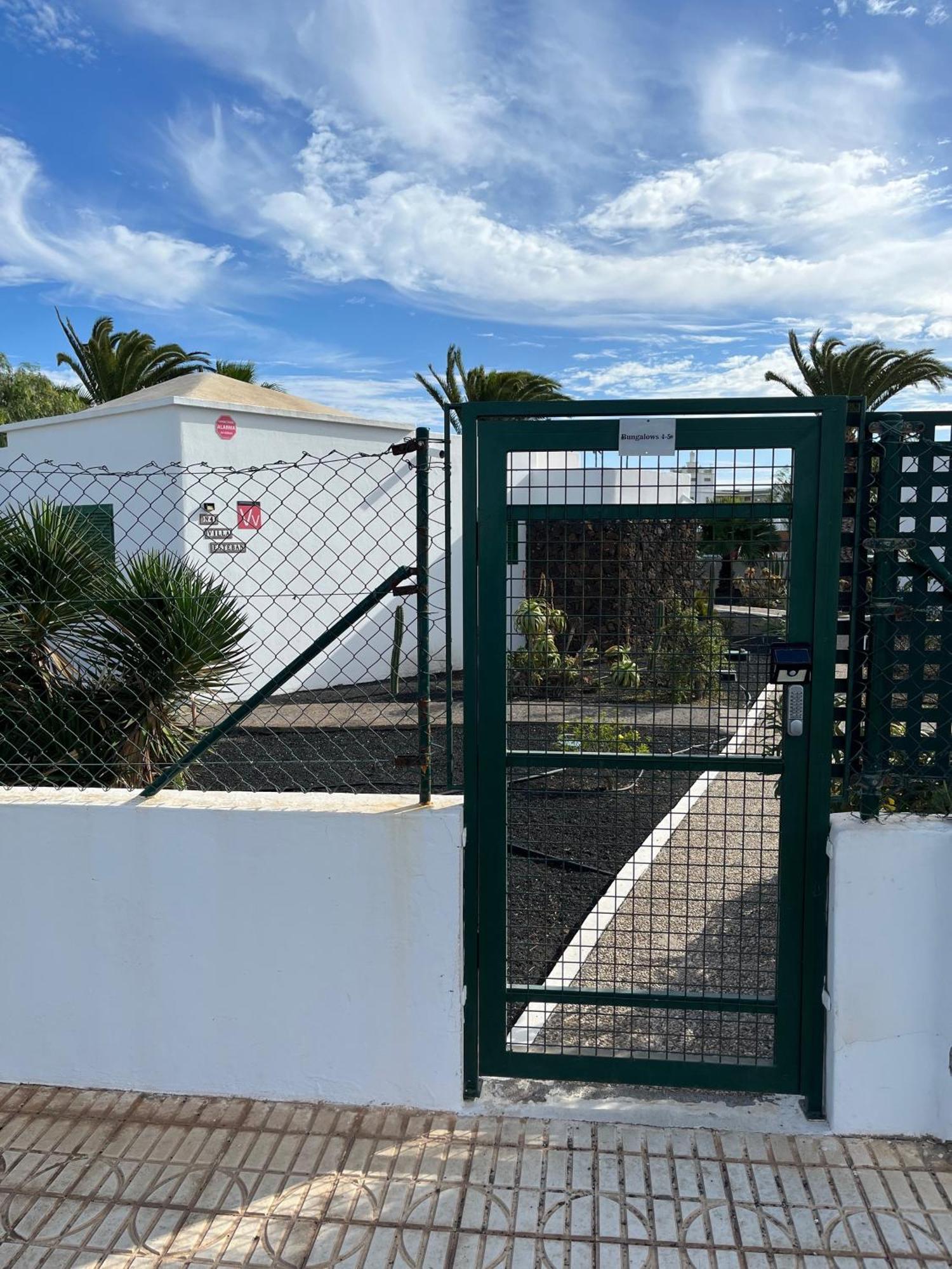Villa Esteban Playa Blanca  Exterior photo